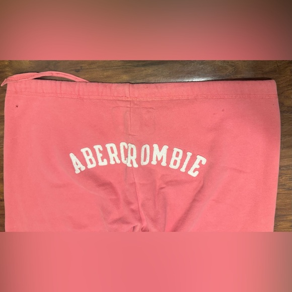 Abercrombie & Fitch Cropped Sweatpants Butt Spell Out Pink y2k 90s Size Medium - Picture 3 of 10